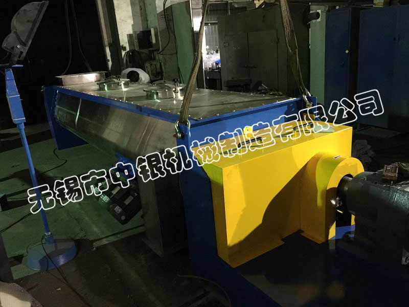 1500L的犁刀雙軸槳葉式混合機連夜